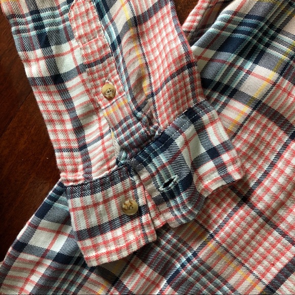 NWOT A&F Red & Blue Plaid Flannel Button Down - S - Picture 4 of 5